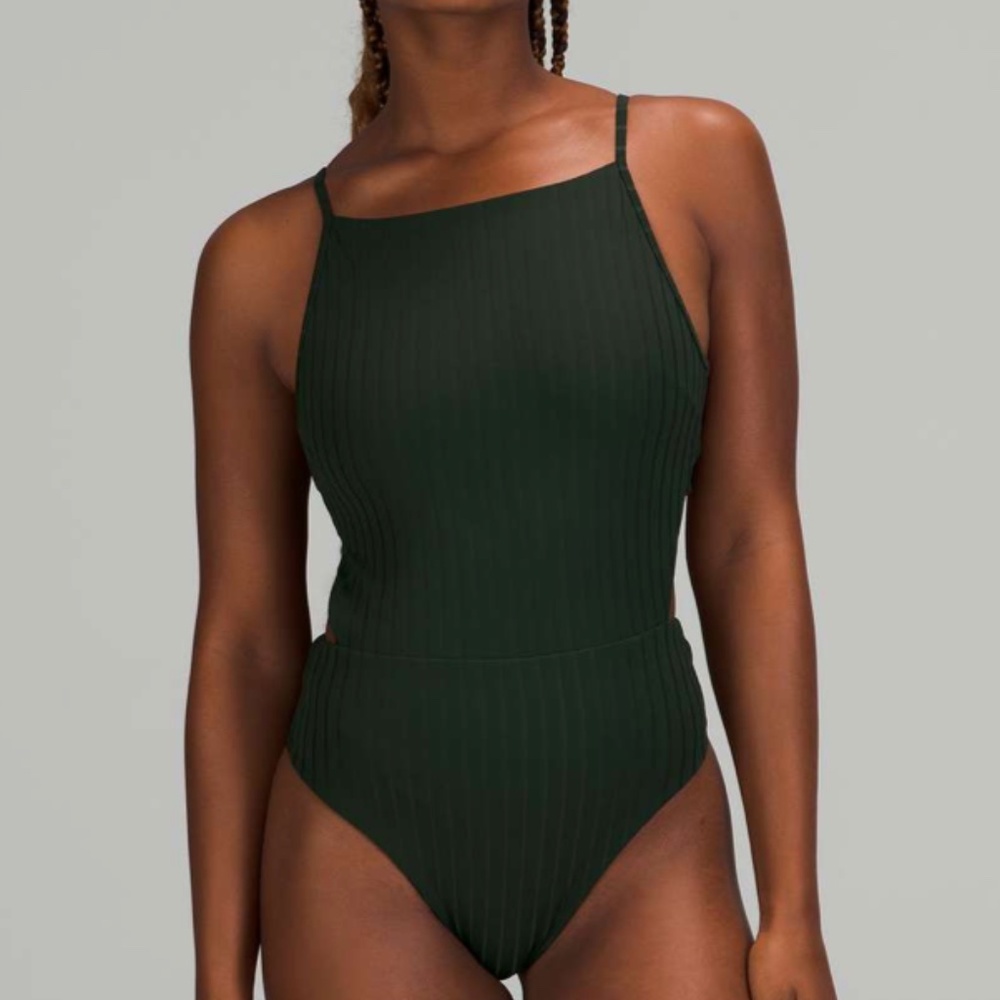 Women's Lululemon Ribbed High-Neck Cross-Back One-Piece in Green Color - Sz M